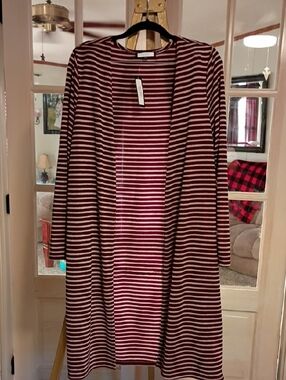 Discreet Burgundy and White Striped Open Front Cardigan